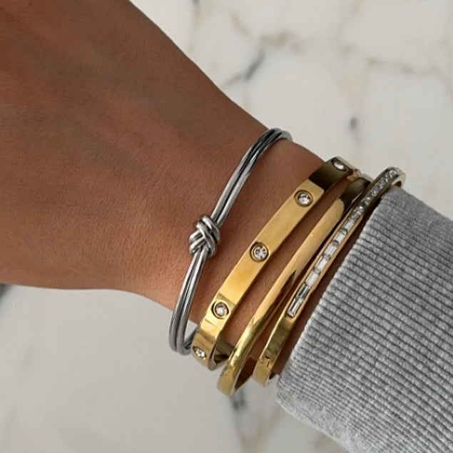 What Is a Bangle? Bangle vs Bracelet Explained