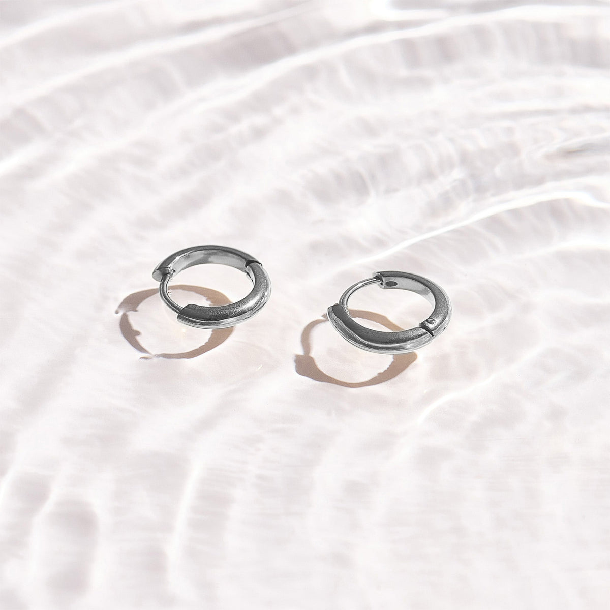 Smooth Curve Hoop Earrings - EVRYJEWELS