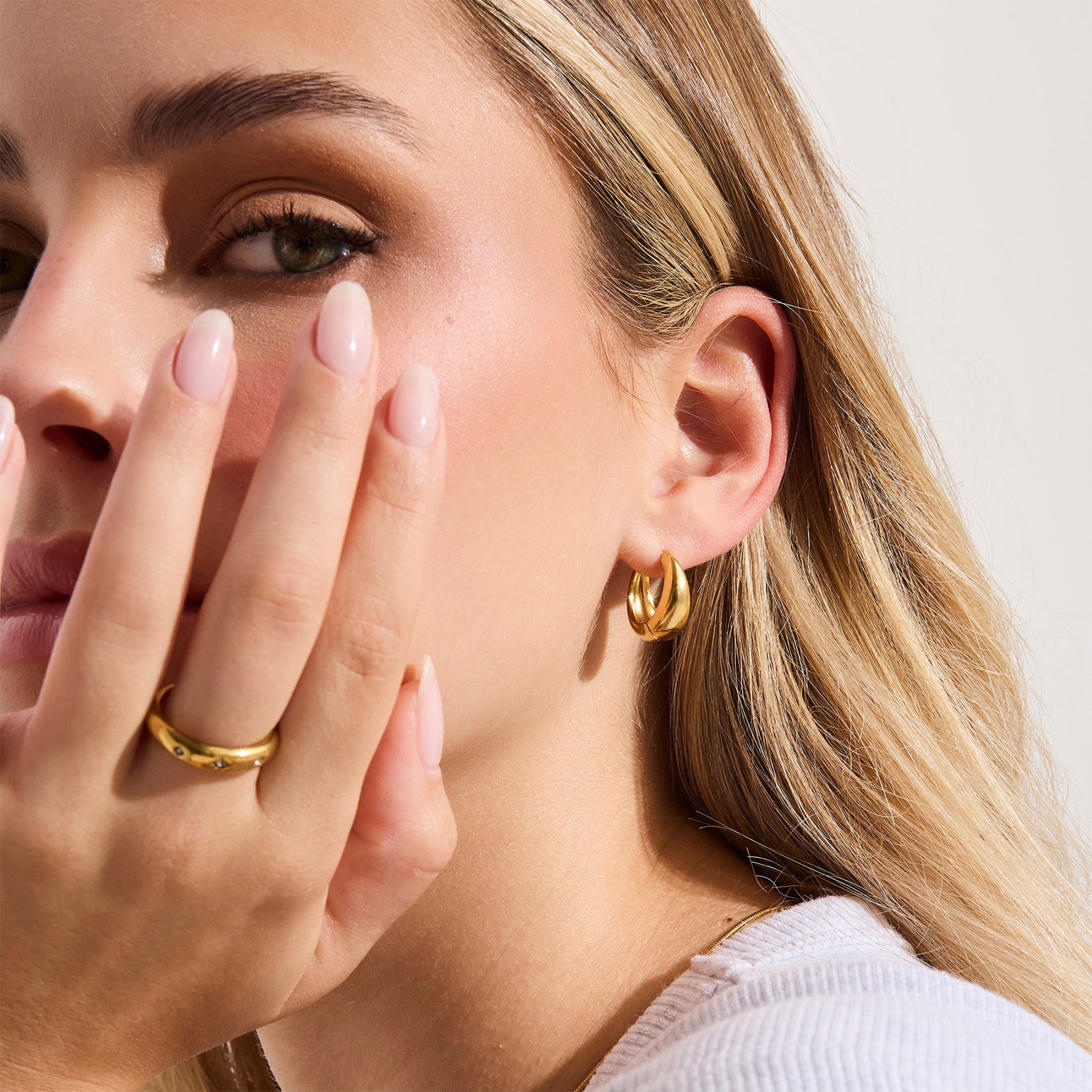 Teardrop Small Curve Hoop Earrings - EVRYJEWELS