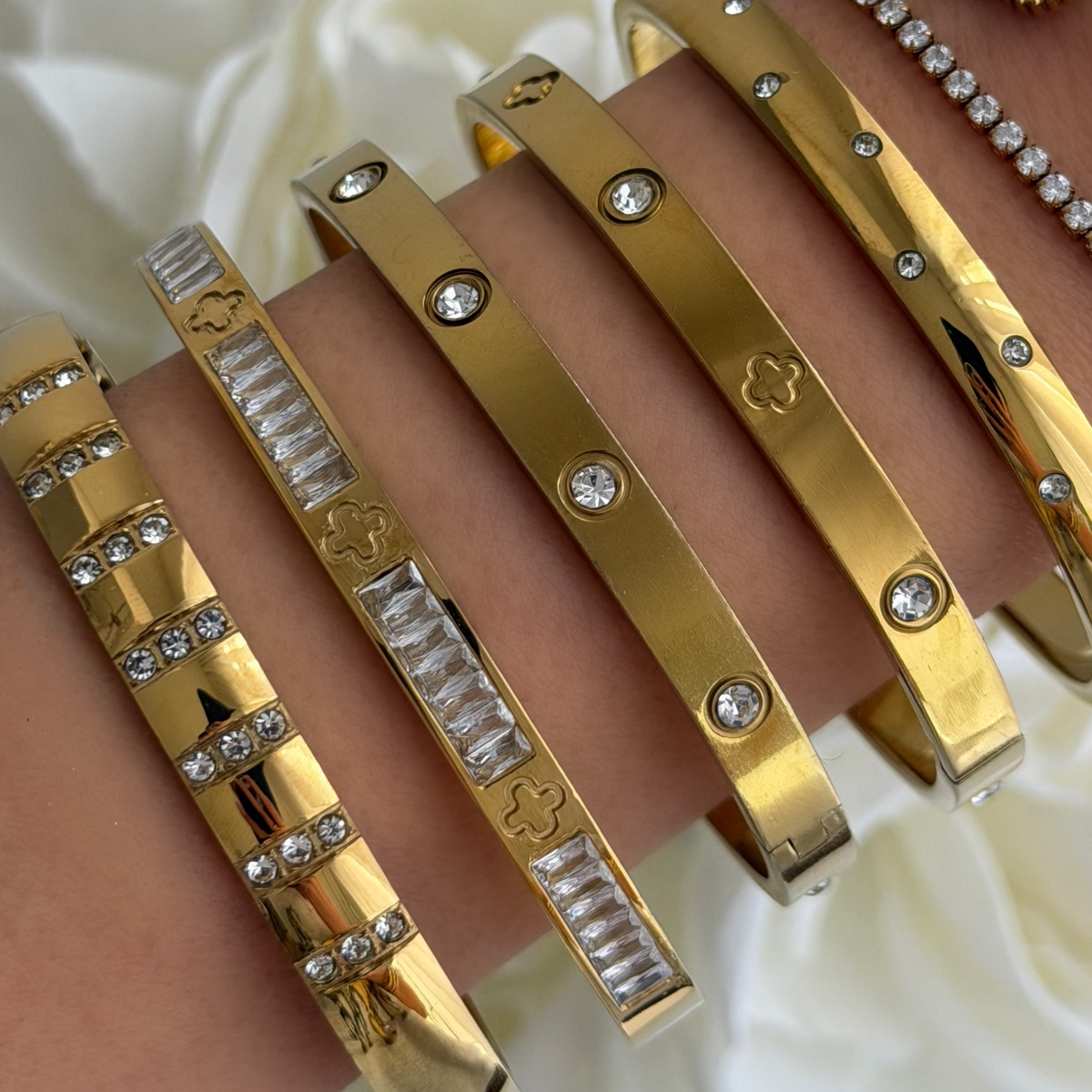 Twinkle Touch Bangle - EVRYJEWELS