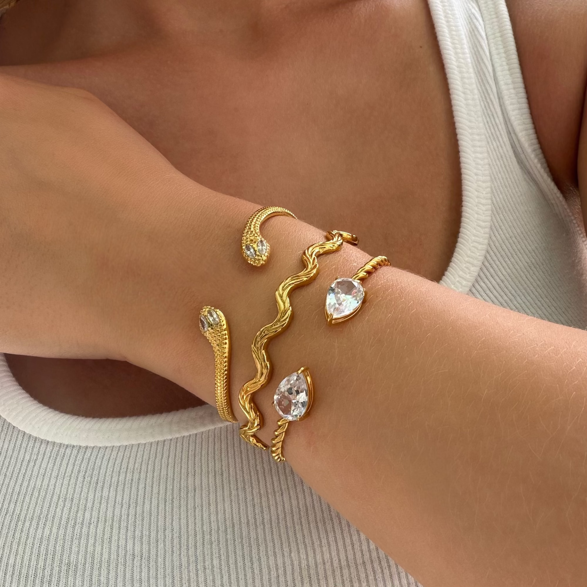 Twisted Spark Bangle - EVRYJEWELS