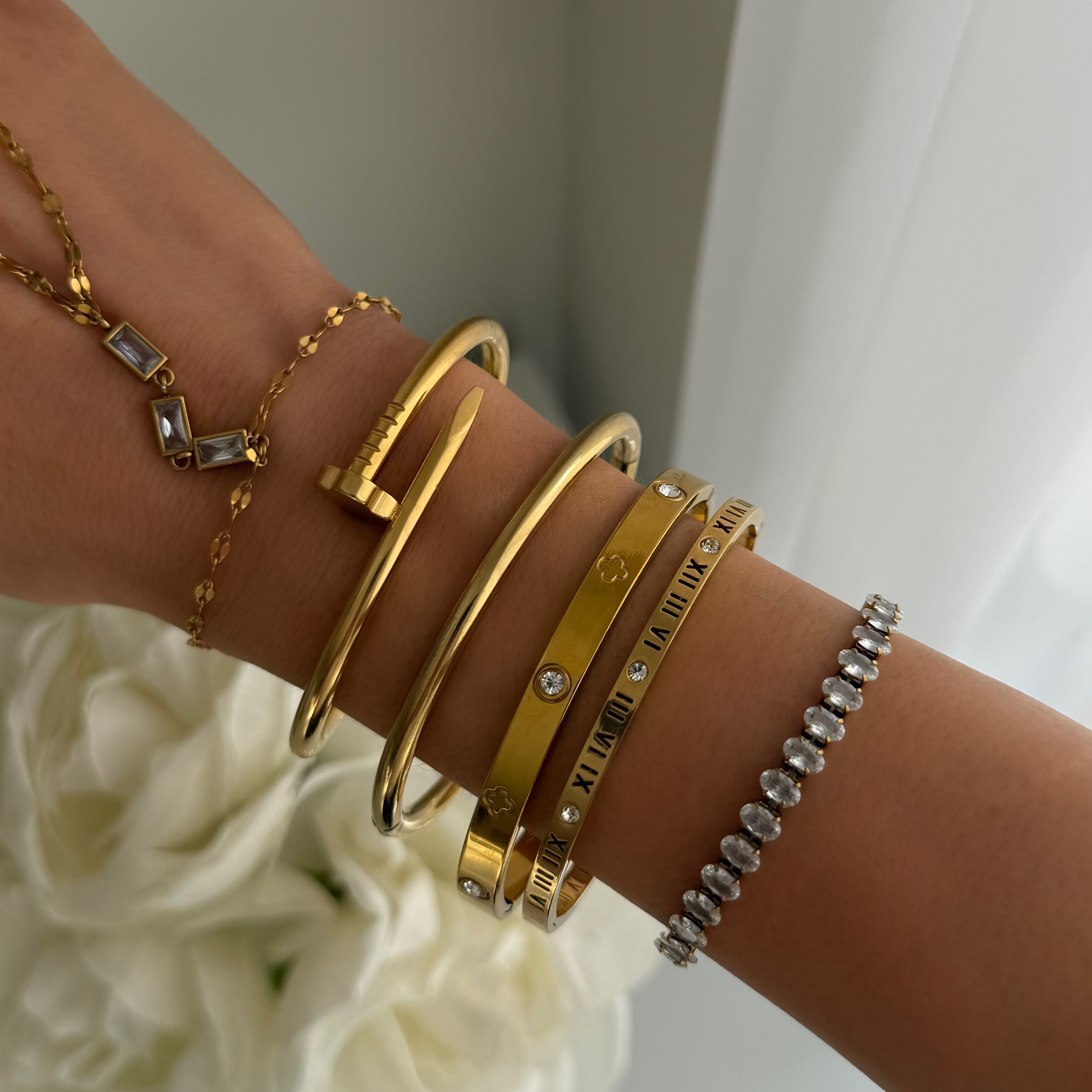 Hold Me Tight Bangle - EVRYJEWELS