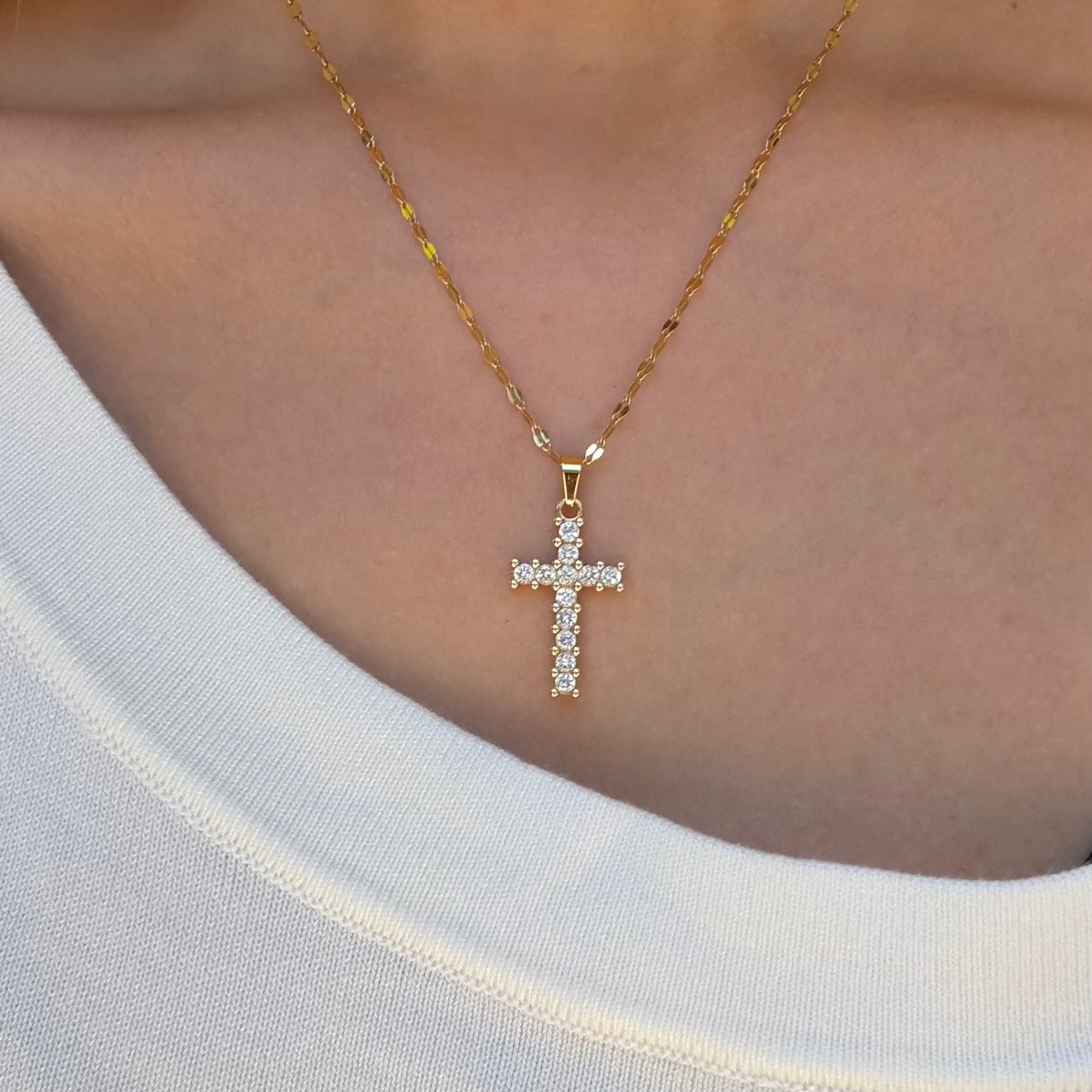 Shine On Cross Necklace - EVRYJEWELS