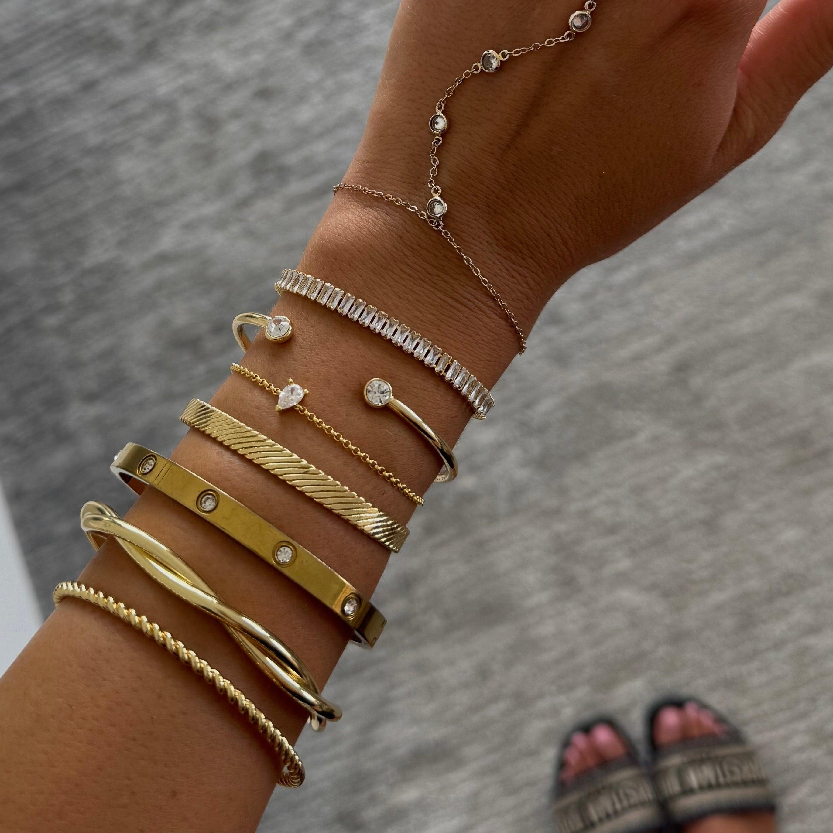 Intertwined Bangle - EVRYJEWELS