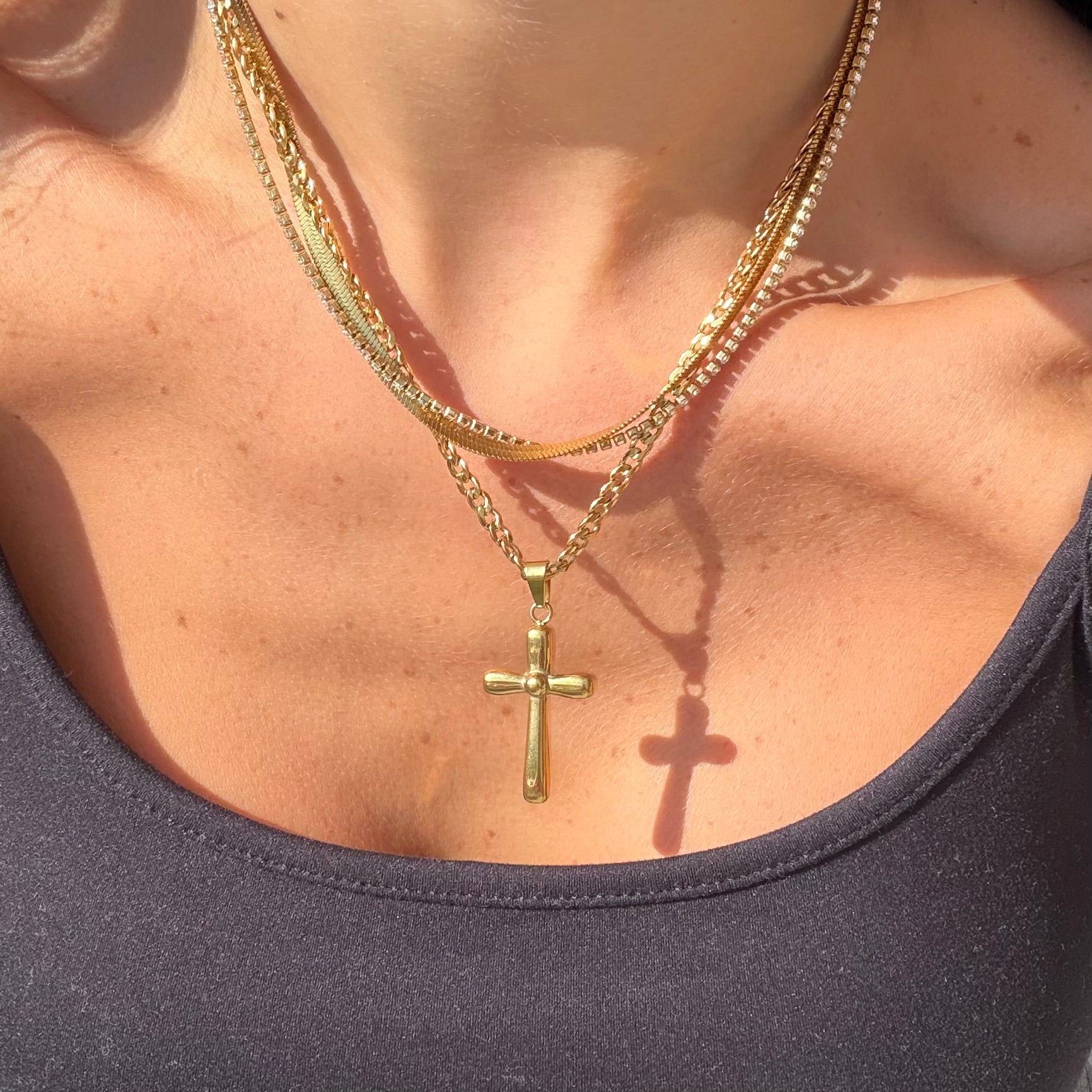 Pure and Simple Cross Necklace - EVRYJEWELS