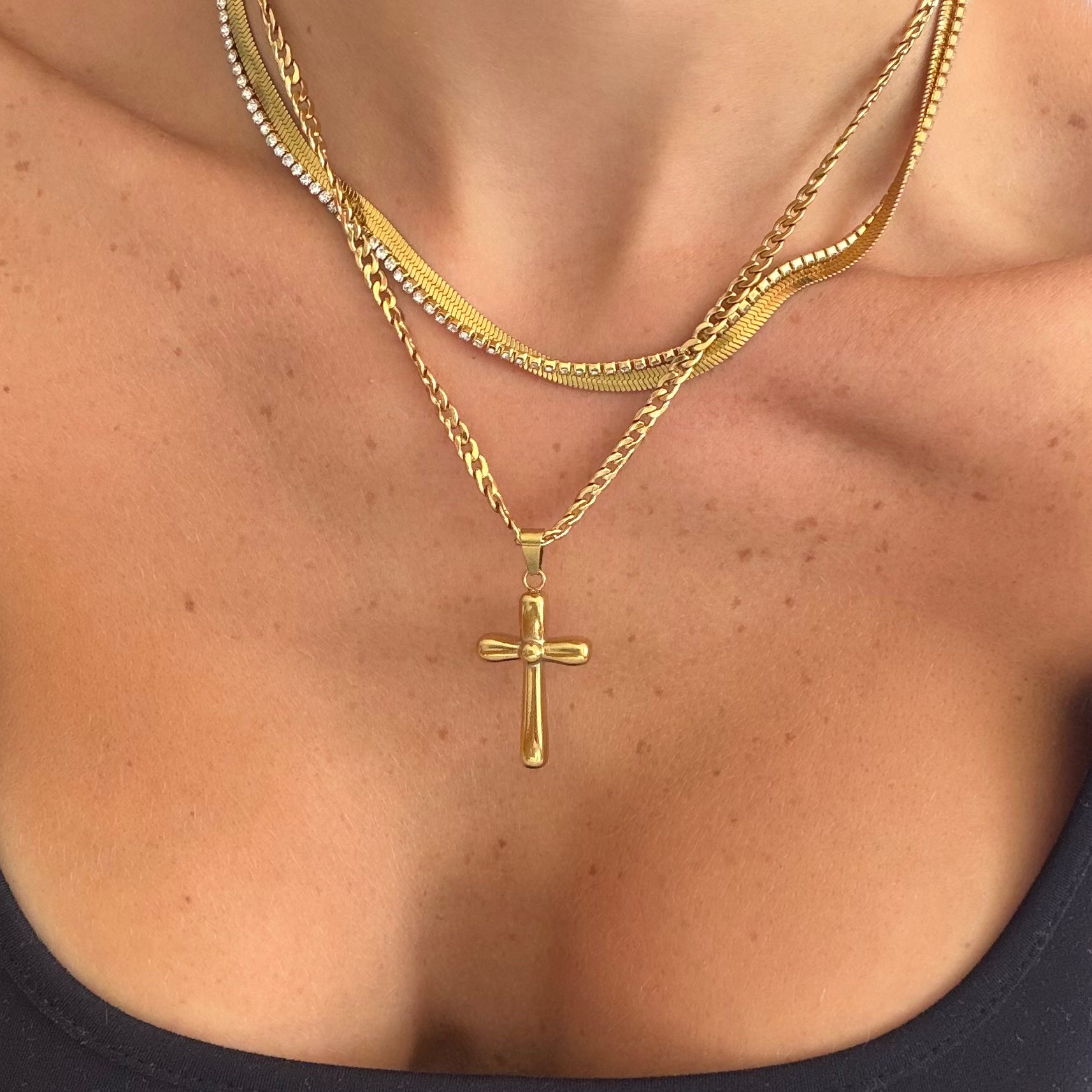 Pure and Simple Cross Necklace - EVRYJEWELS