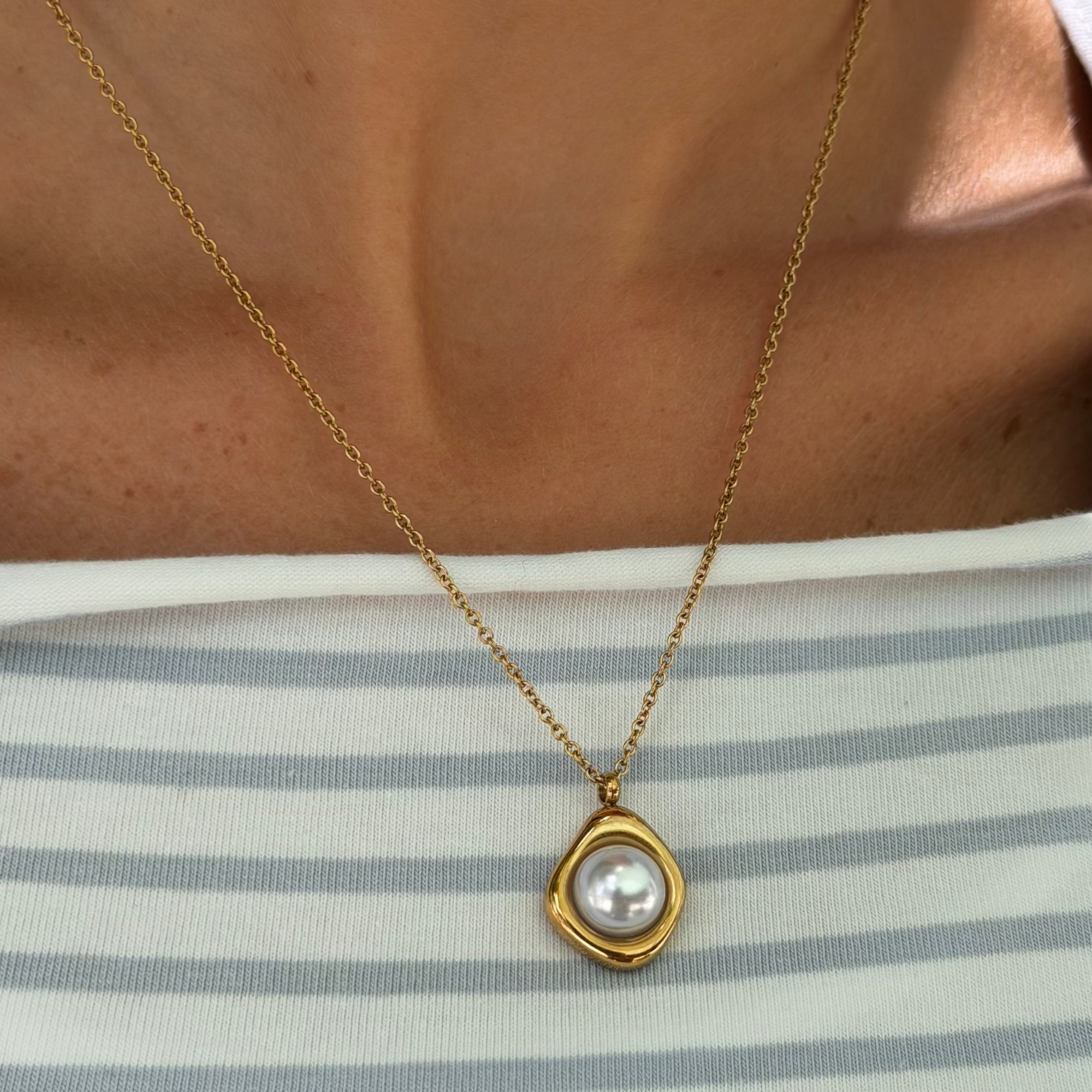 Pretty Pearl Aura Necklace – EVRYJEWELS