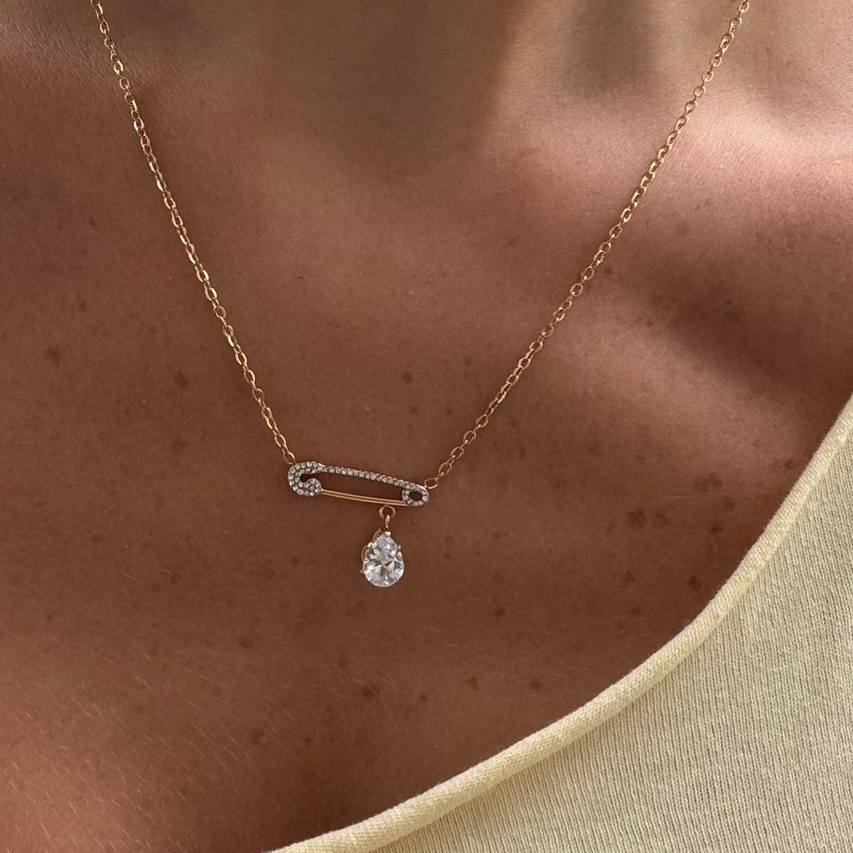 Shiny Pin Necklace - EVRYJEWELS