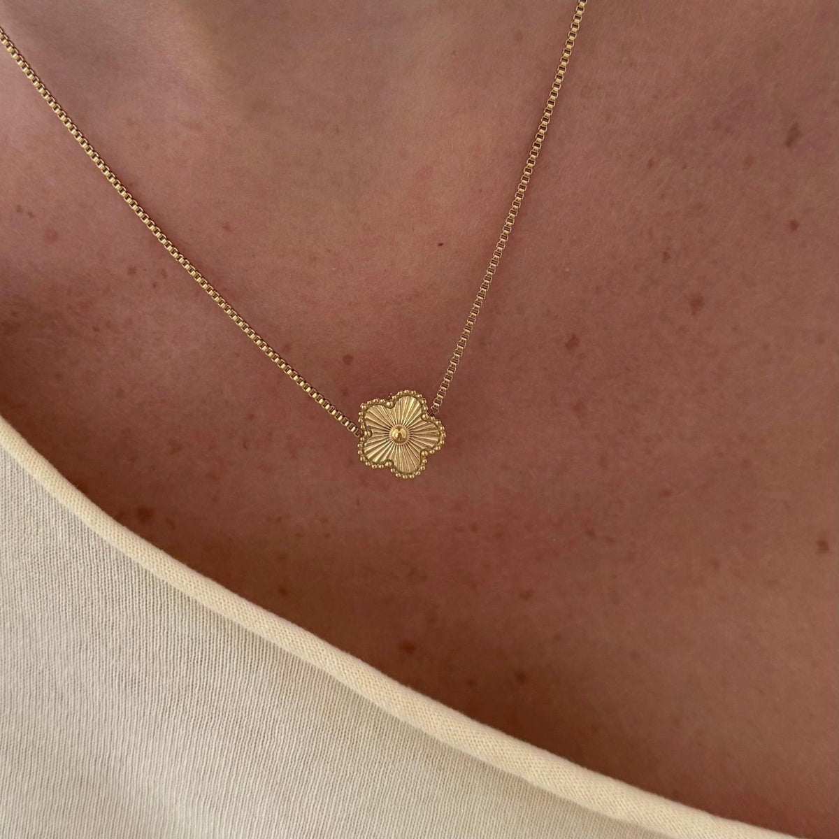 Lucky Bloom Necklace - EVRYJEWELS