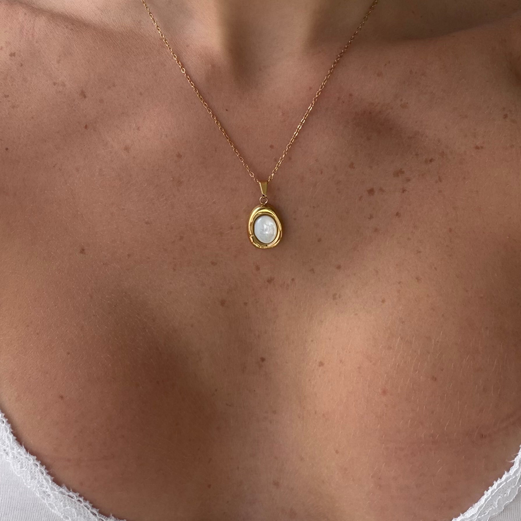 Pretty Aura Necklace - EVRYJEWELS