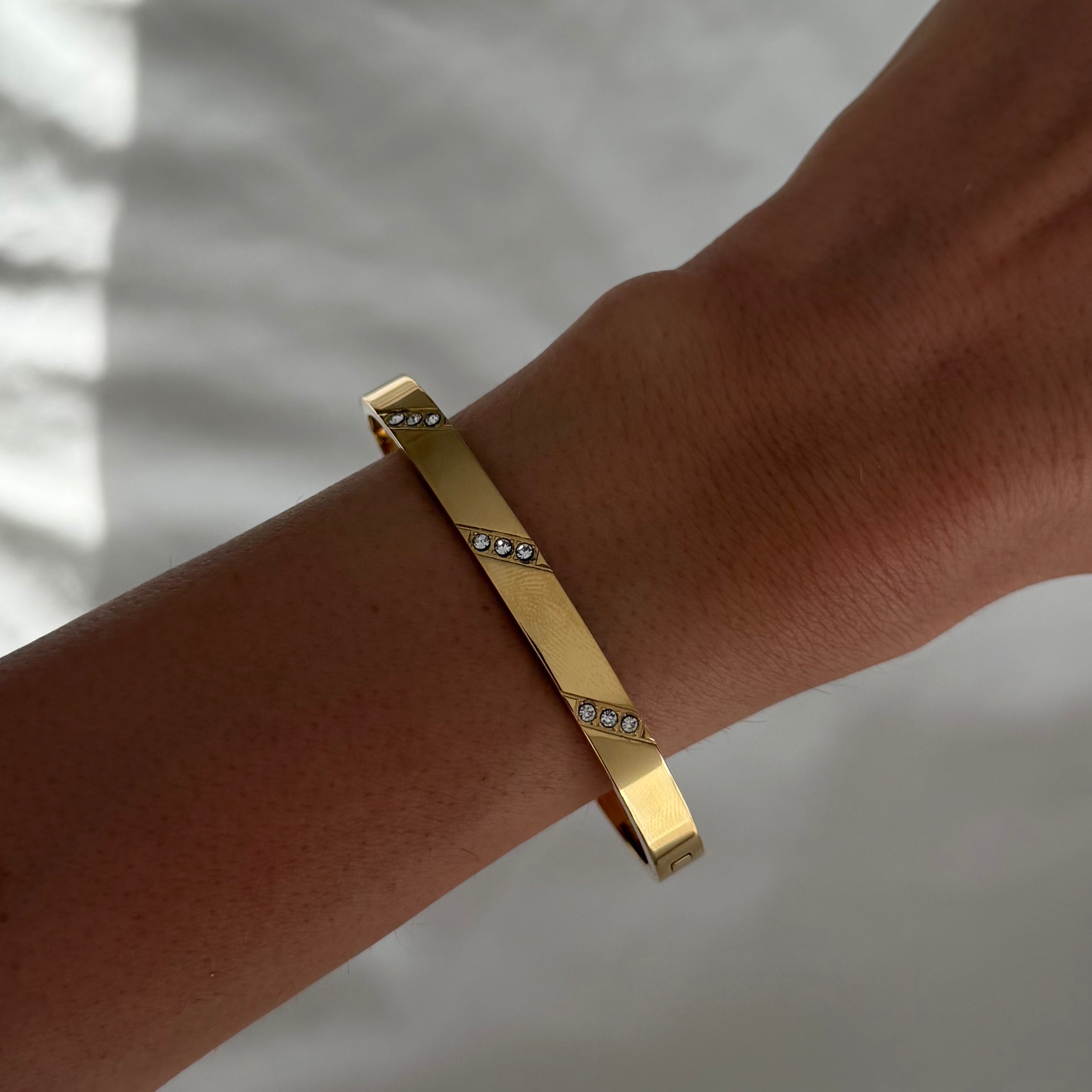 Shimmer Stripe Bangle - EVRYJEWELS