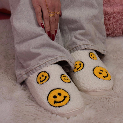 Smiley Slippers - EVRYJEWELS