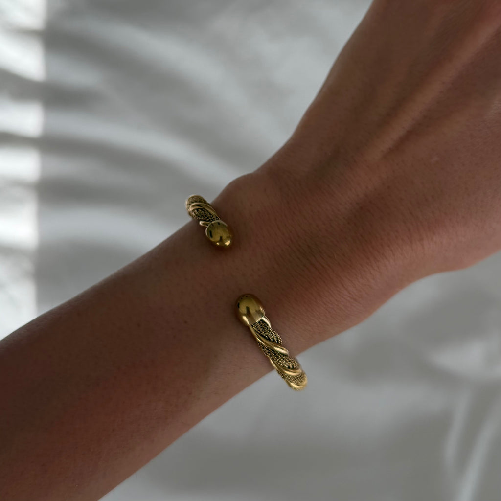 Twist & Turn Bangle - EVRYJEWELS