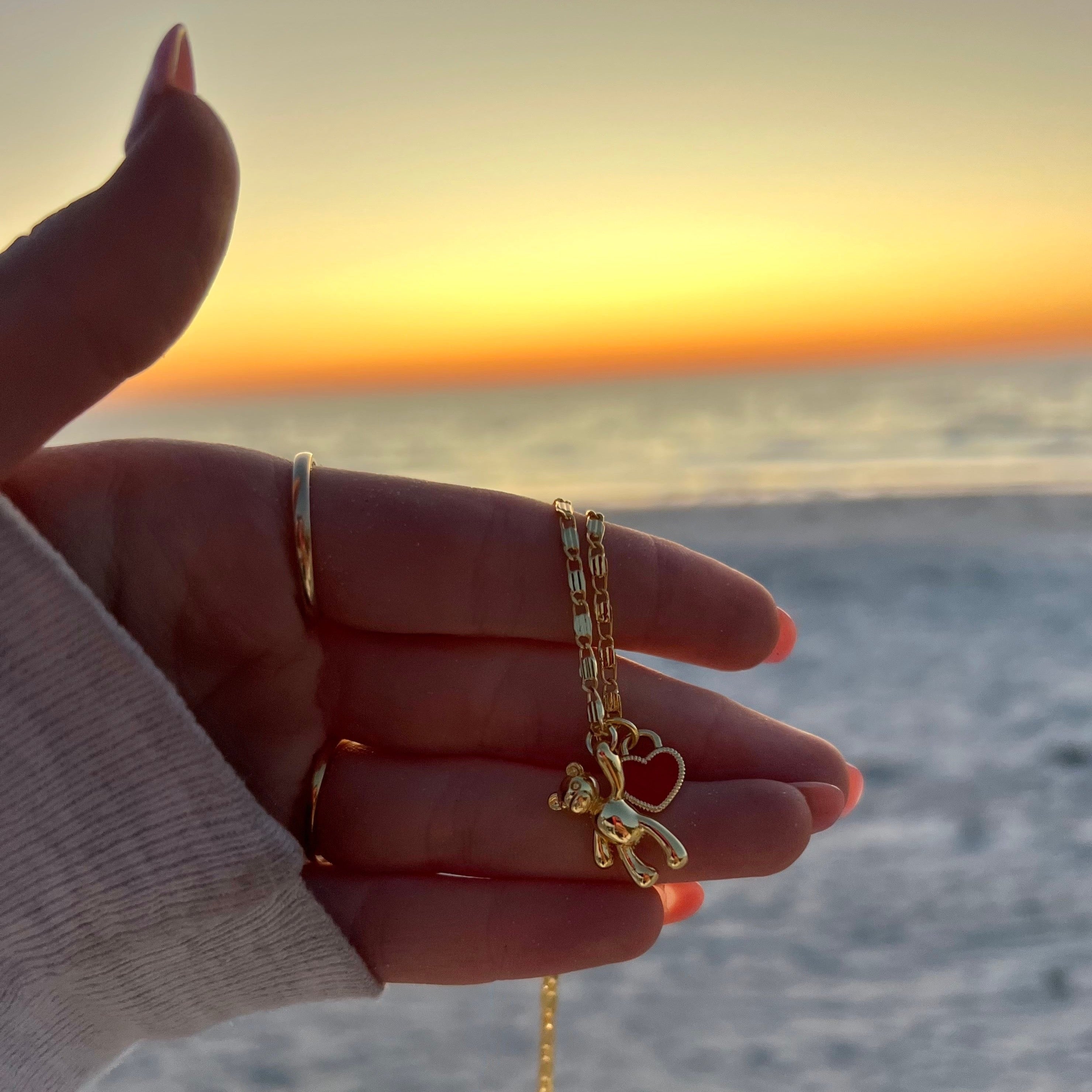 Bear Hug Necklace - EVRYJEWELS