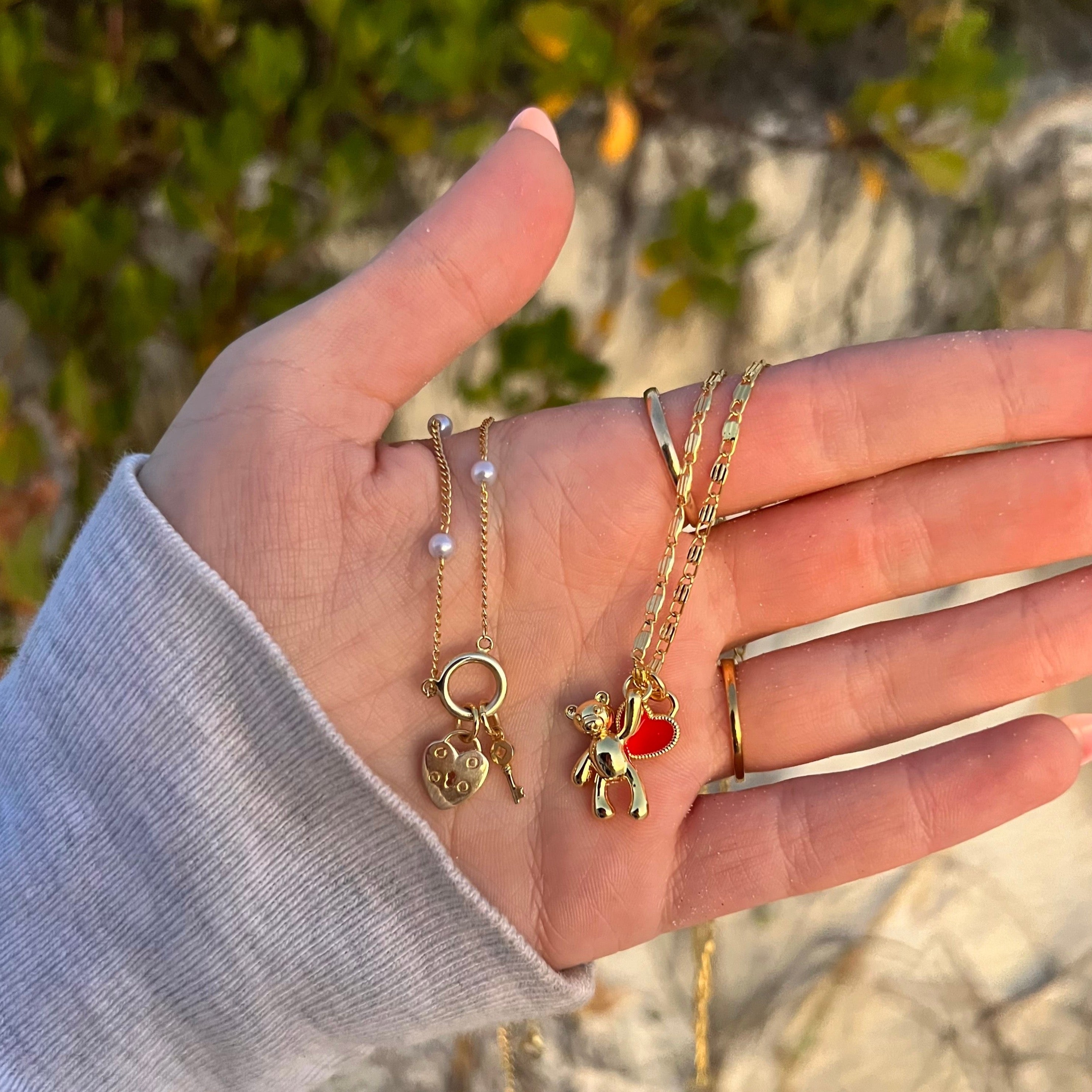 Bear Hug Necklace - EVRYJEWELS