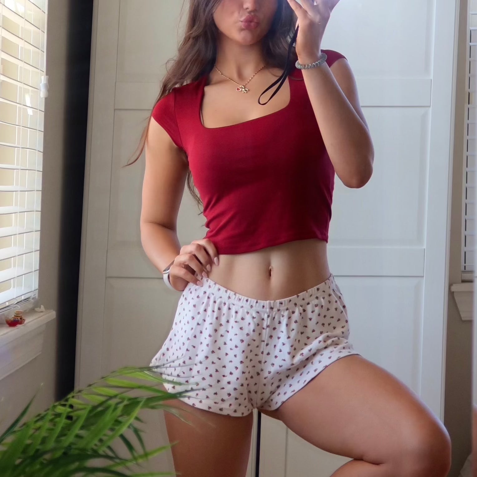 Bear Hug Necklace - EVRYJEWELS