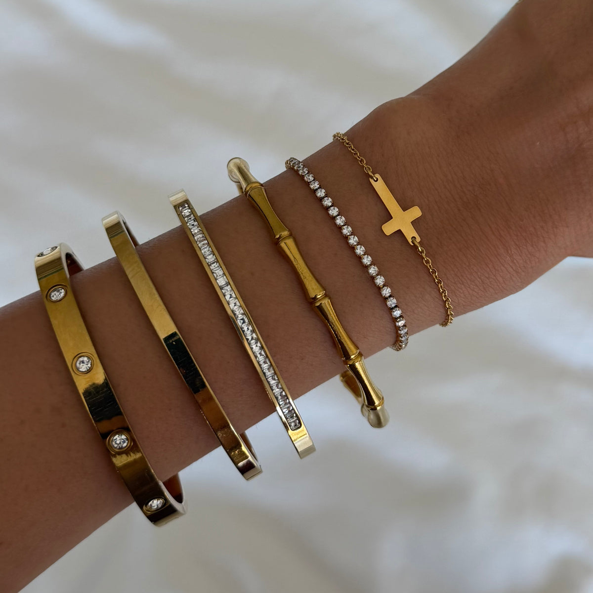 Classic Cross Bracelet - EVRYJEWELS