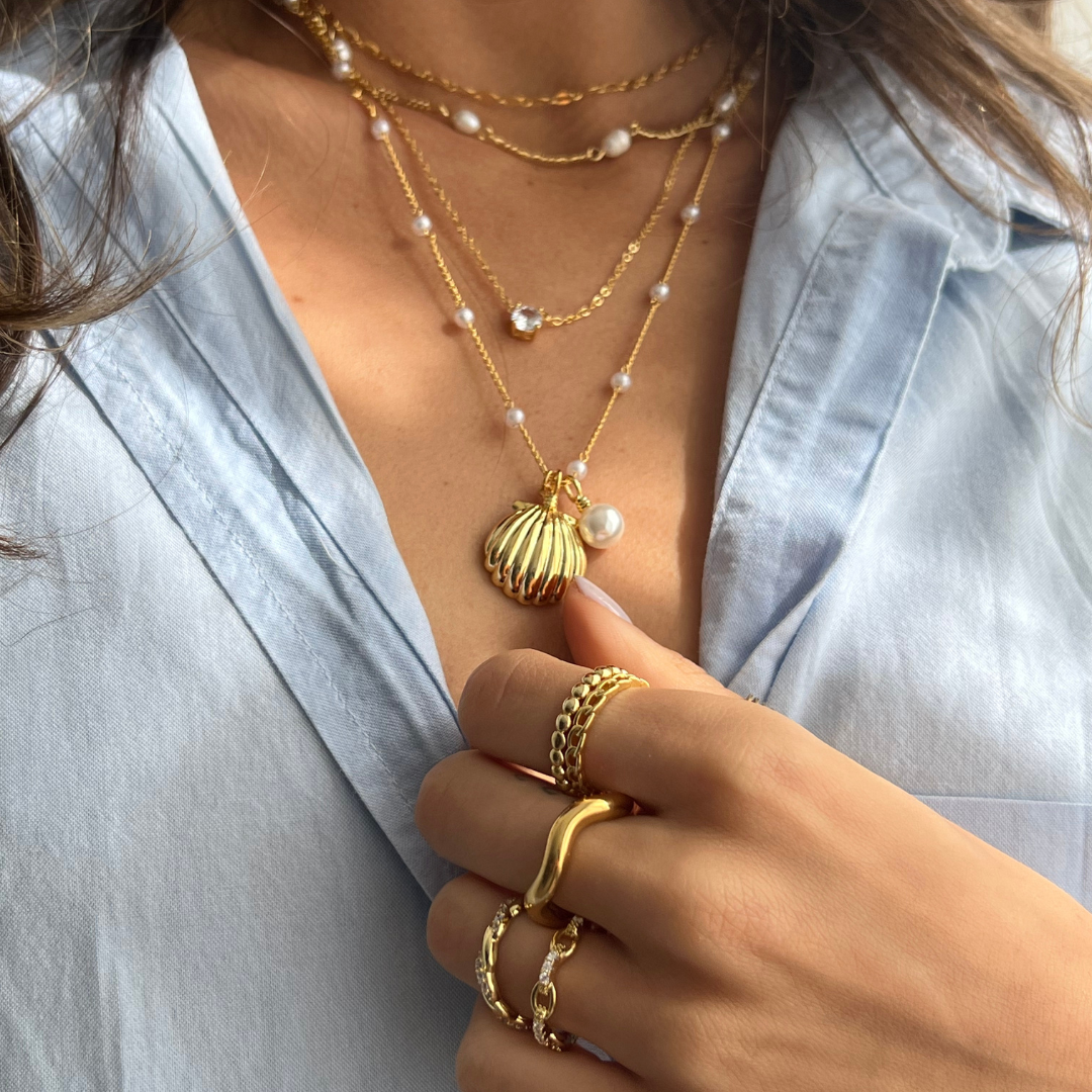 Coastal Girl Necklace Gold