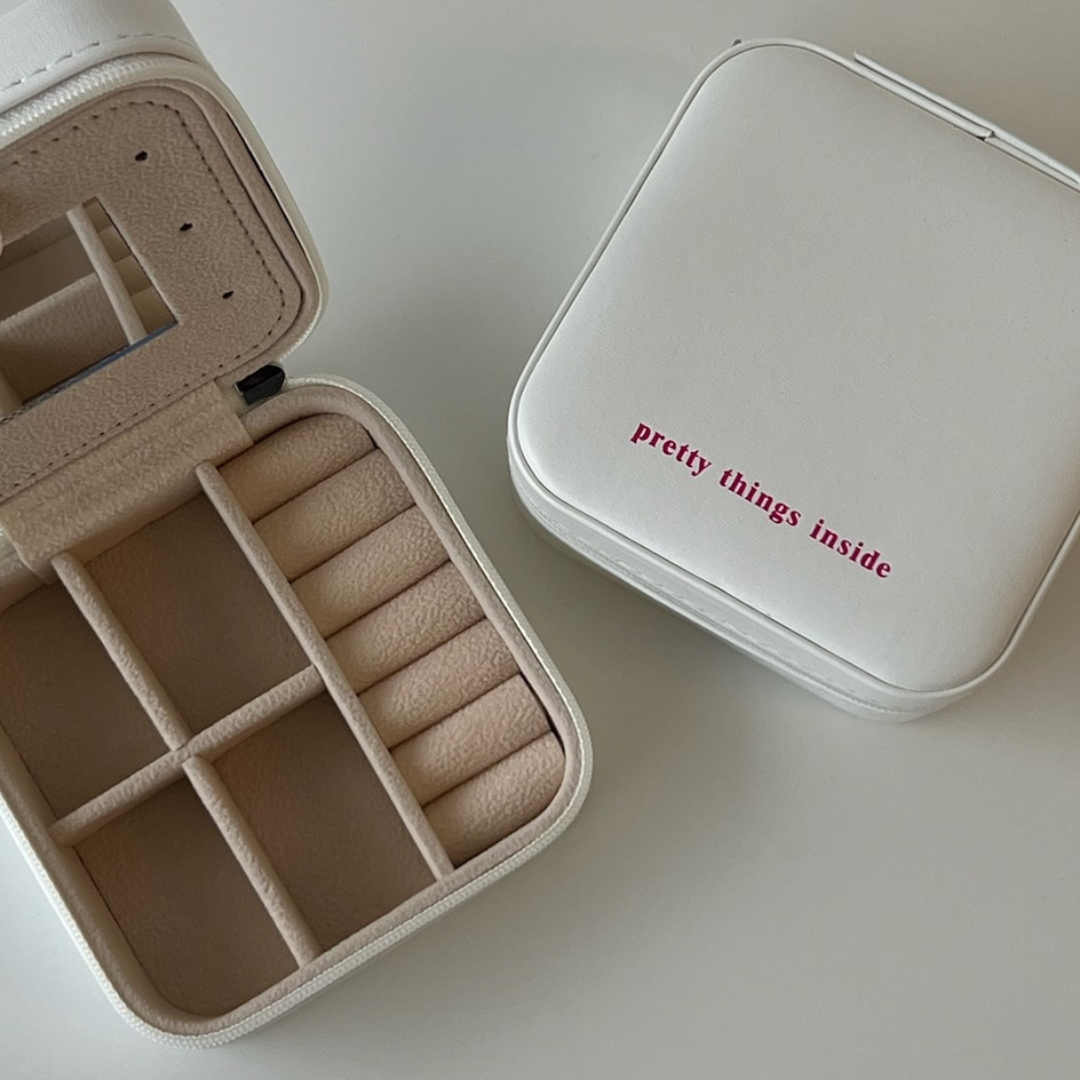 Pretty little things jewelry holder top