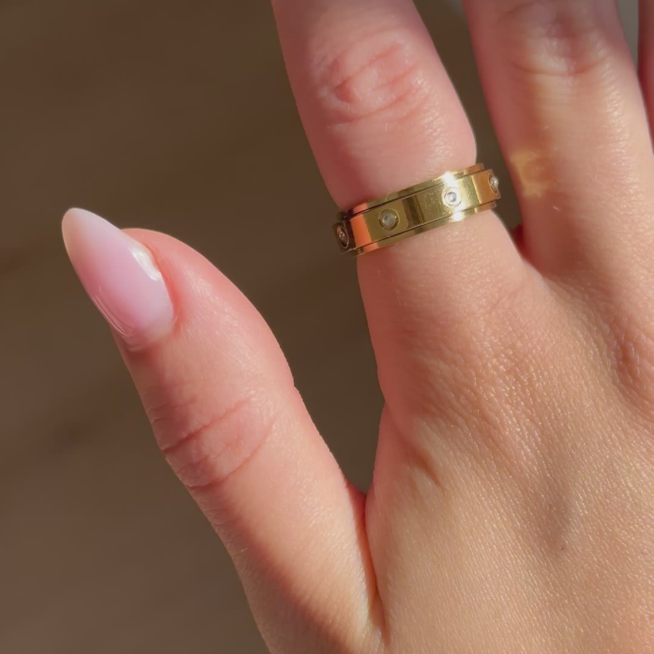 Rich Girl Fidget Ring - Rings | EVRYJEWELS