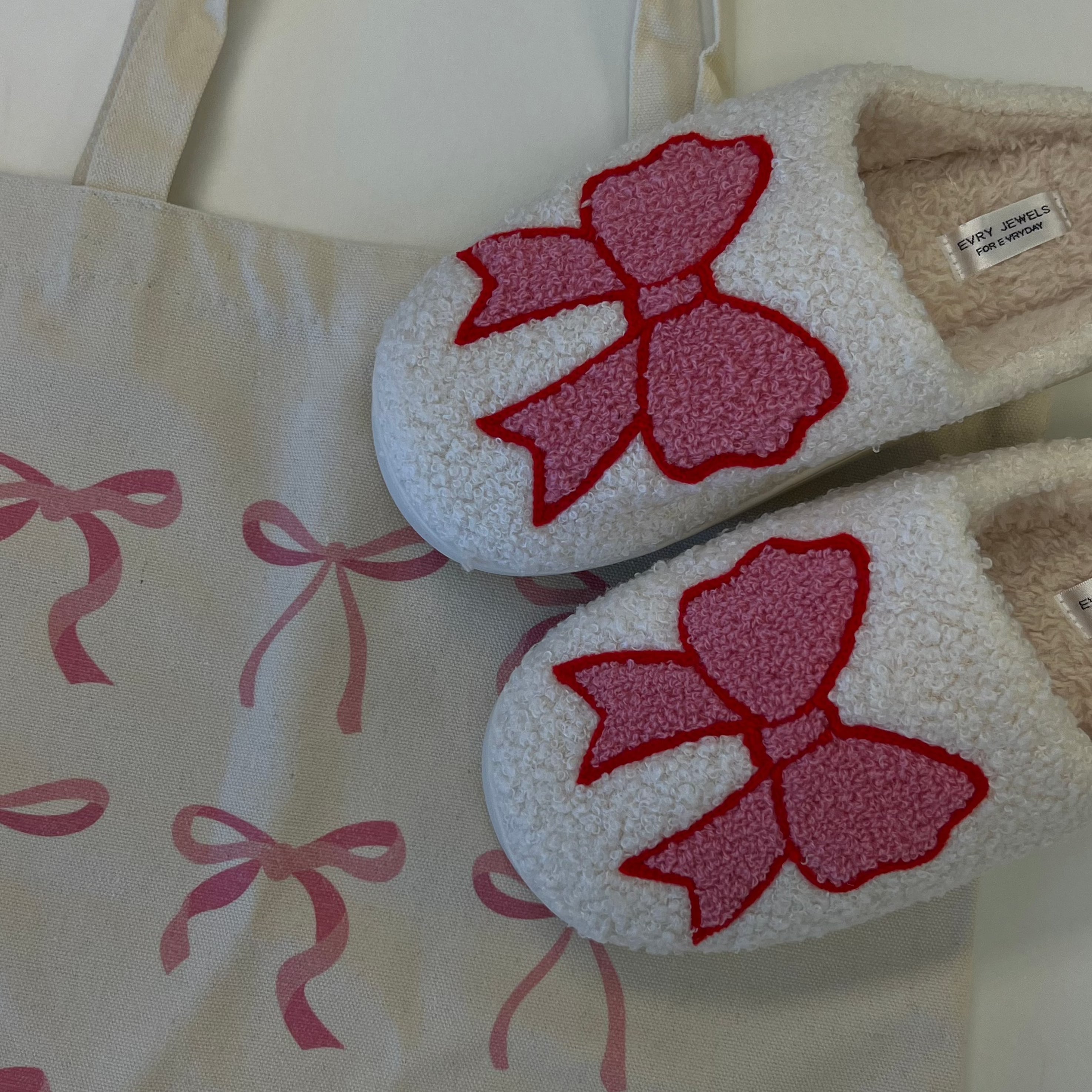 Put a Bow on It Slippers - EVRYJEWELS