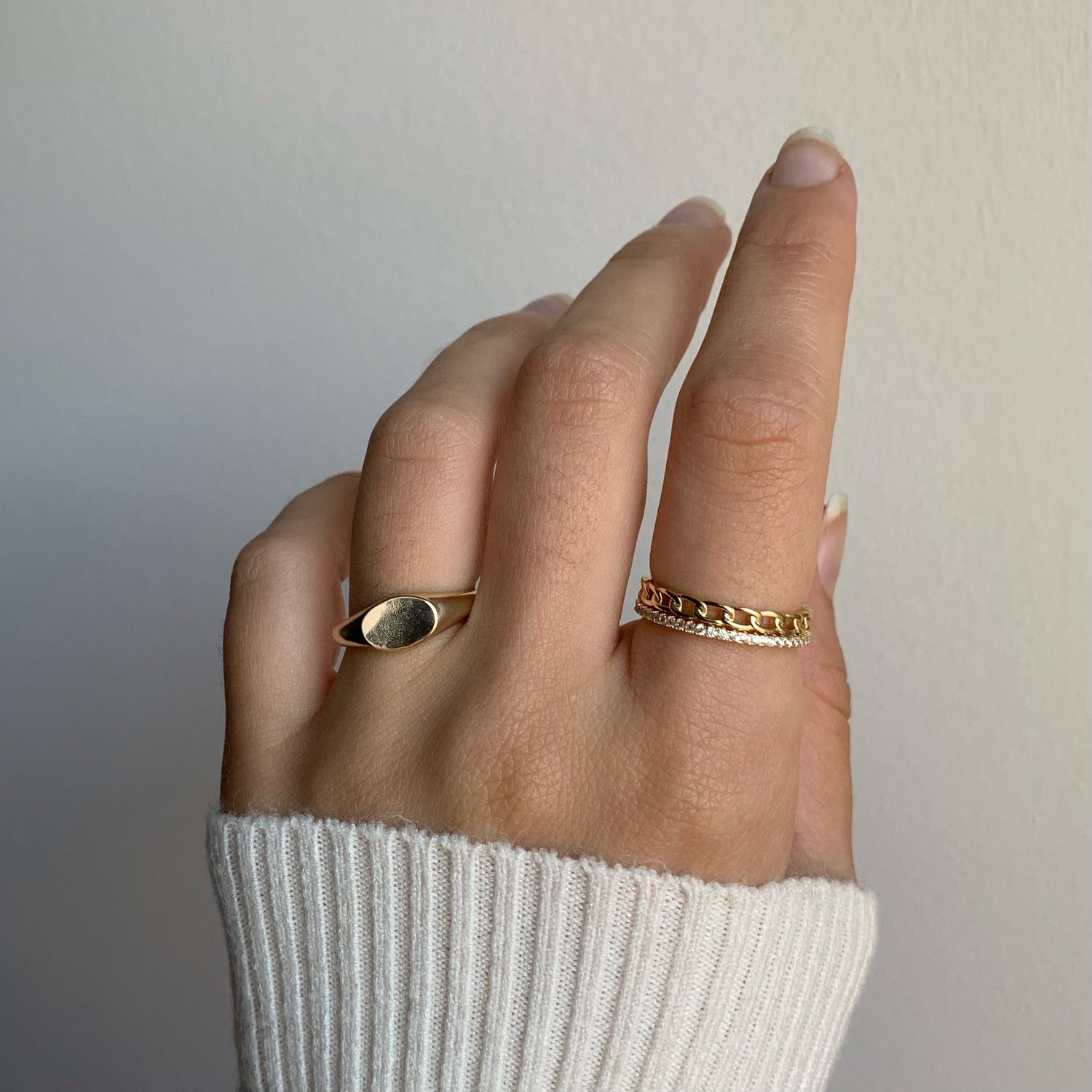 Basic B* Ring (gold)
